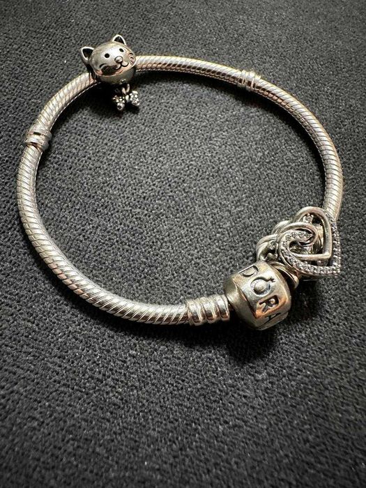 Bransoletka PANDORA modułowa srebrna z charms kota ,serduszko
