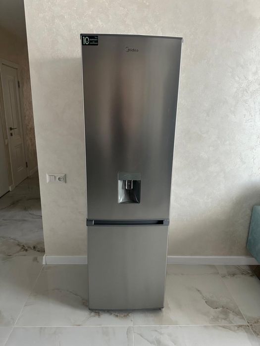 Холодильник Midea 180*55*54,5