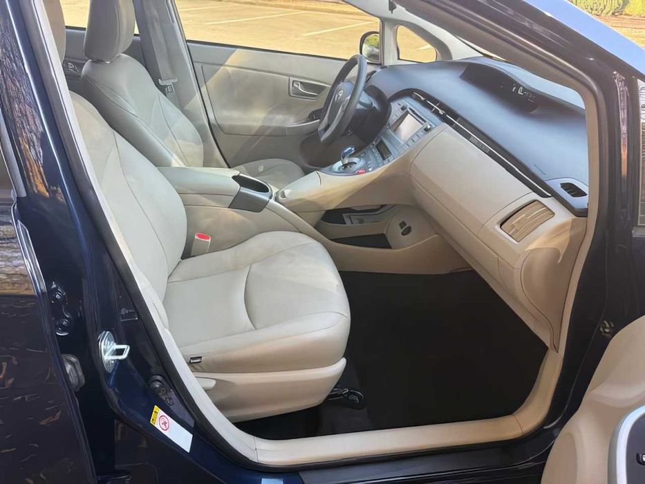 Toyota Prius      2015