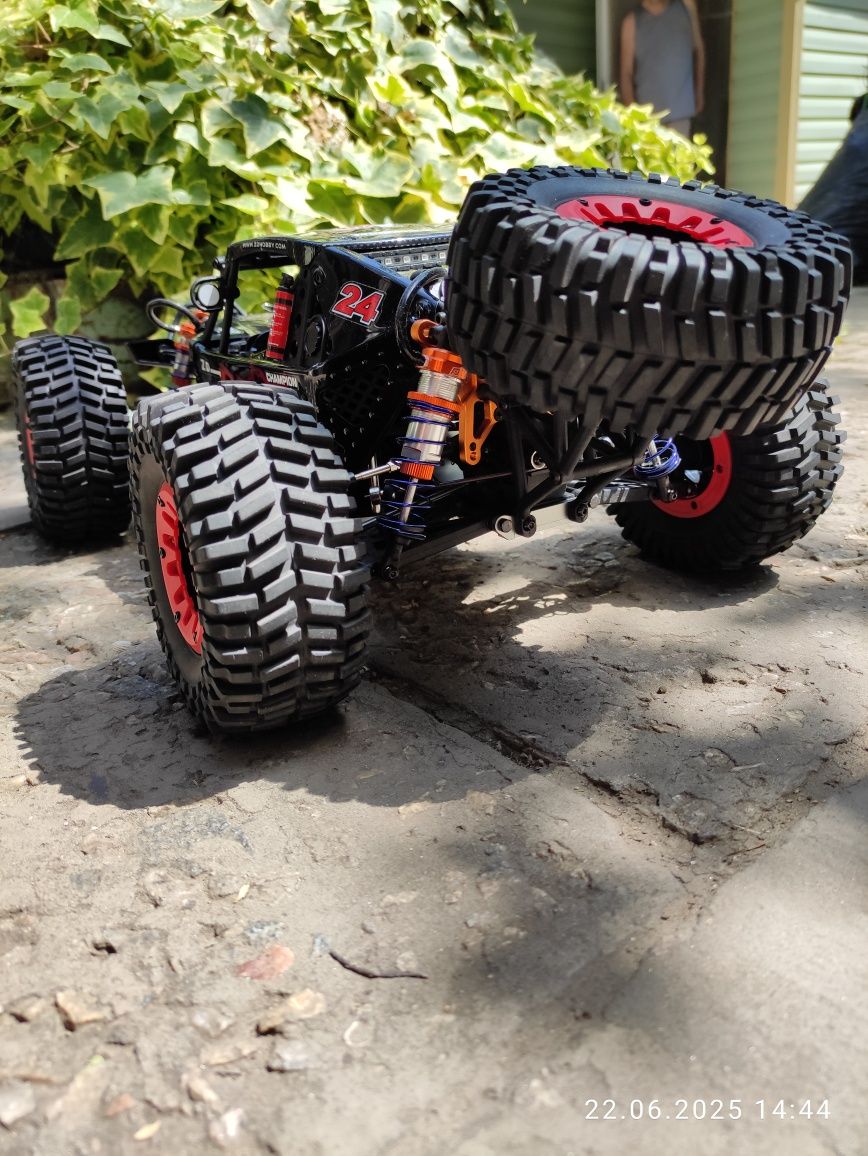 RC model. ZD Racing DBX 10. 1/10 Brushless 4WD RTR. На радиоуправлении