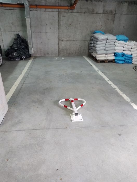 Miejsce parkingowe ul. Jasielska 12e  wynajem