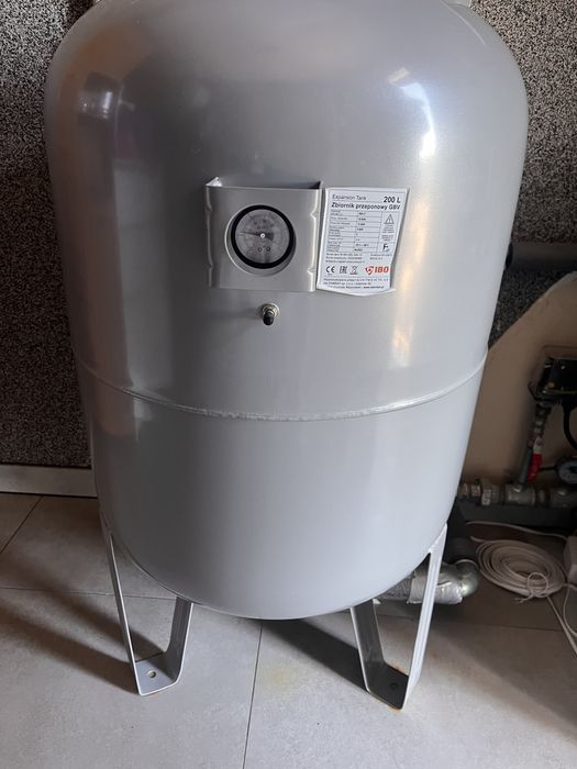 Hydrofor gbv 200 l z manometrem