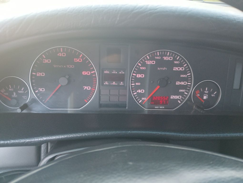 Ауді А6 С4. V6 2.6