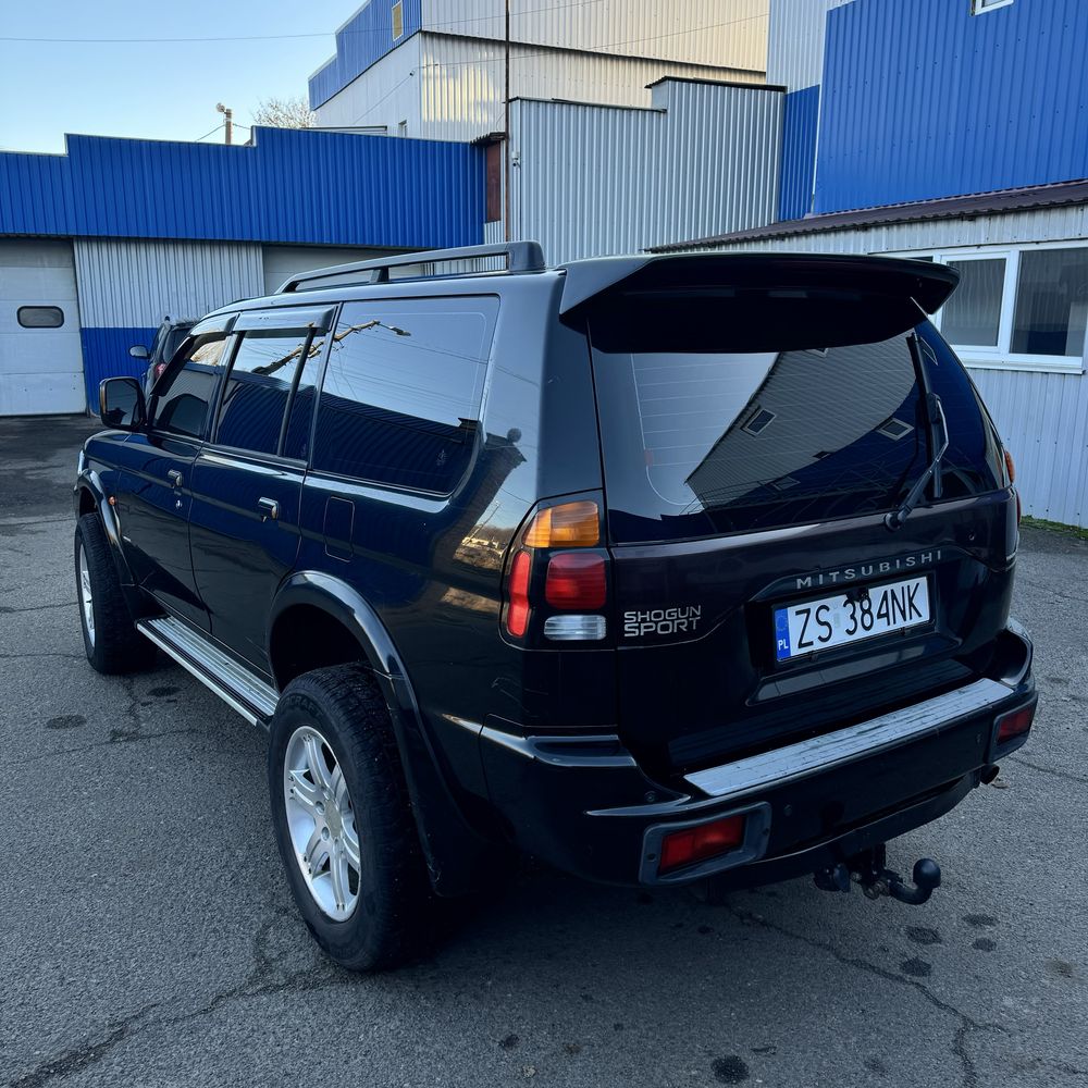 Mitsubishi Pajero Sport 2004 року