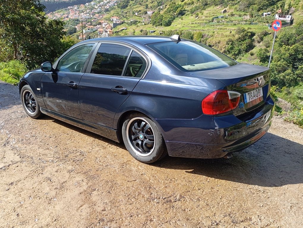 Vendo BMW 320d e90
