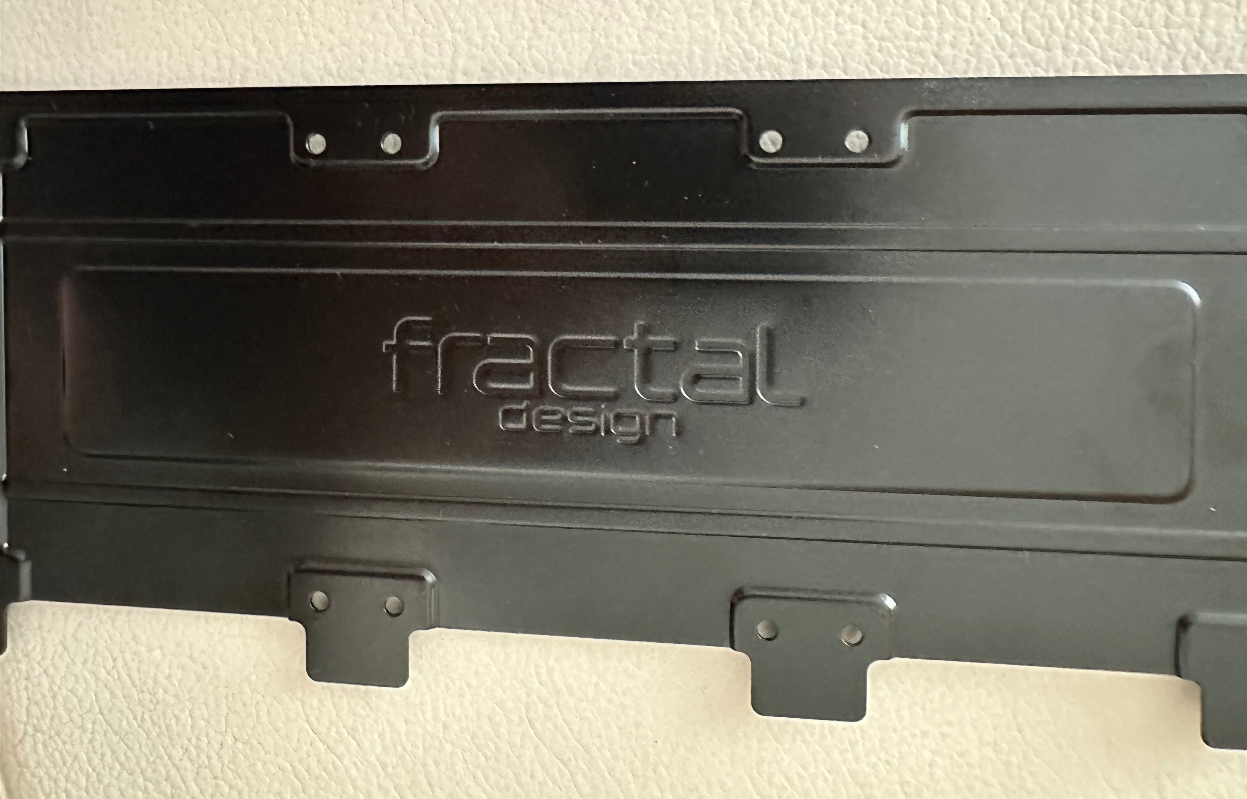 Fractal Design – Osłona maskownica z obudowy (oryginalna część)