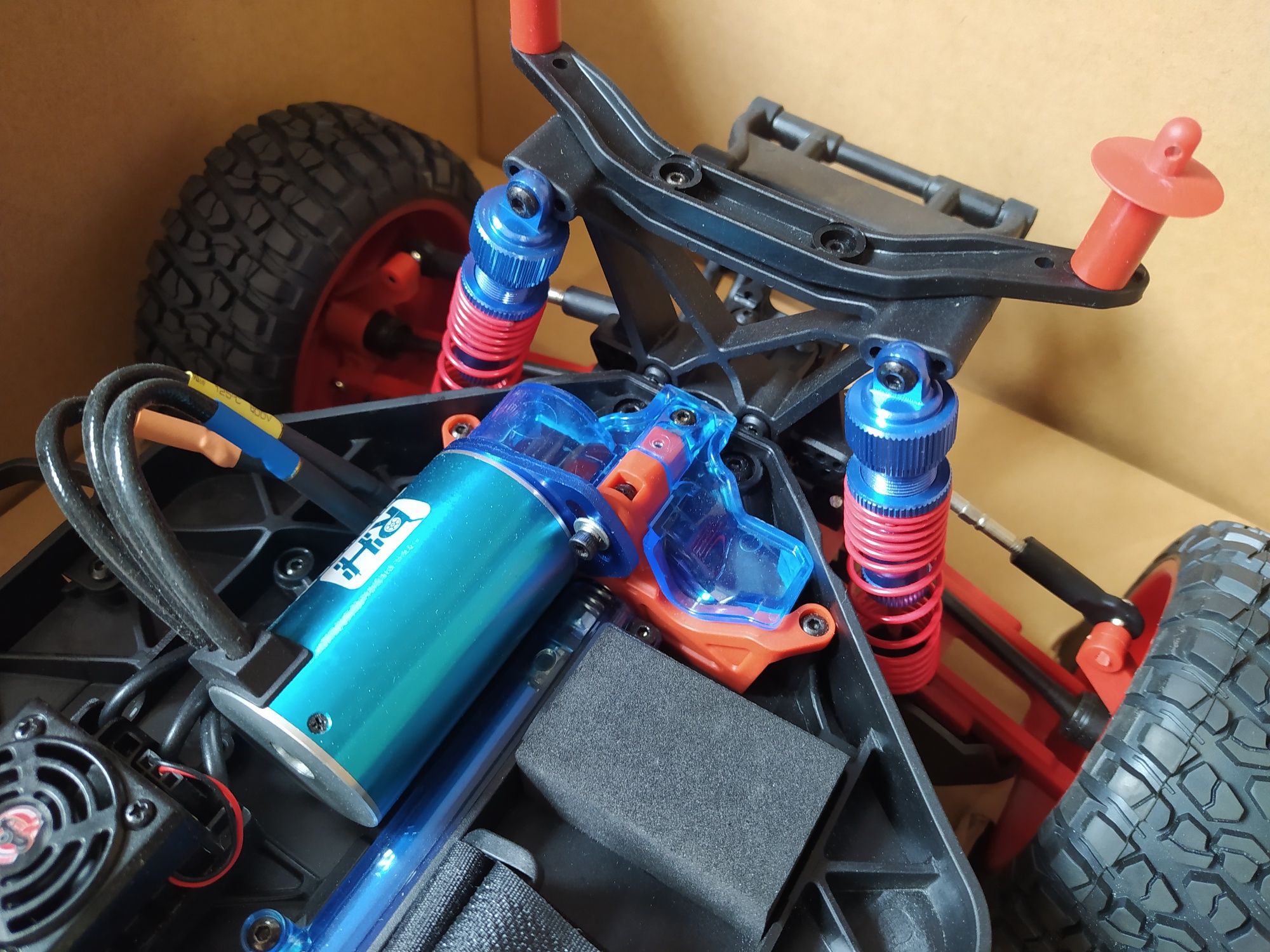 Remo Hobby 8025 9EMU 4WD RTR 1/8