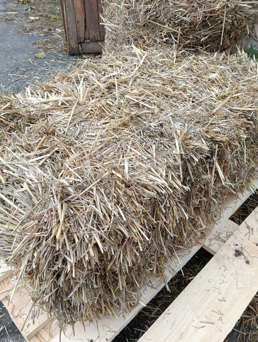 Продам солому в тюках