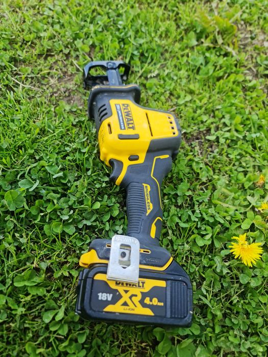 Продам сабельну пилку dewalt dcs 369