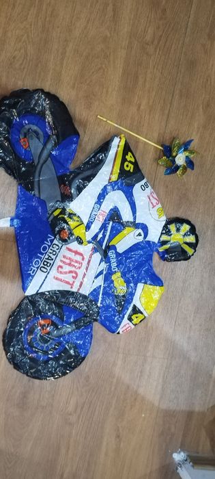 Extra balon na hel plus wiatraczek zestaw urodzinowy