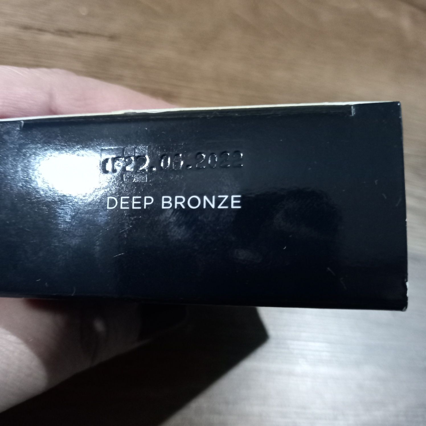 Avon True perełki brązujące Deep Bronze