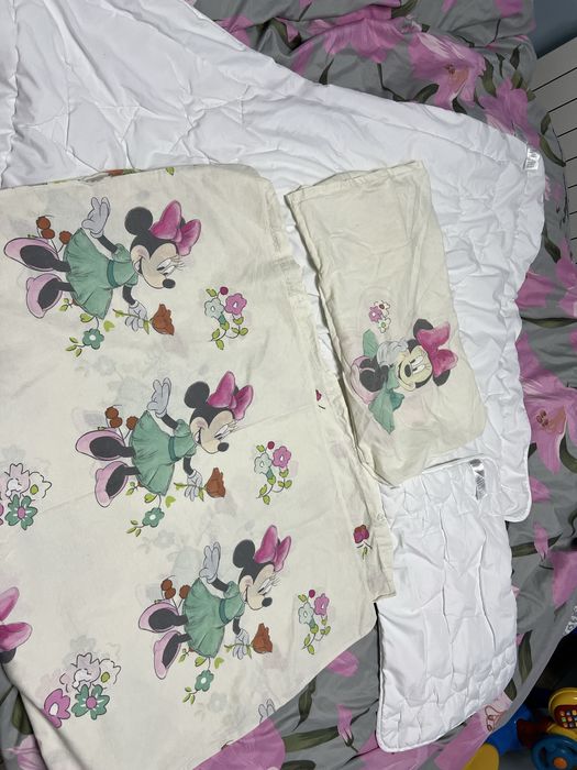 Komplet kołderka poduszka dla niemowlaka do łóżeczka plus pościel