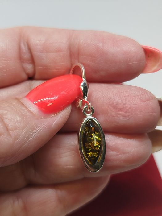 Srebrne kolczyki z zielonym bursztynem, srebro próby 925