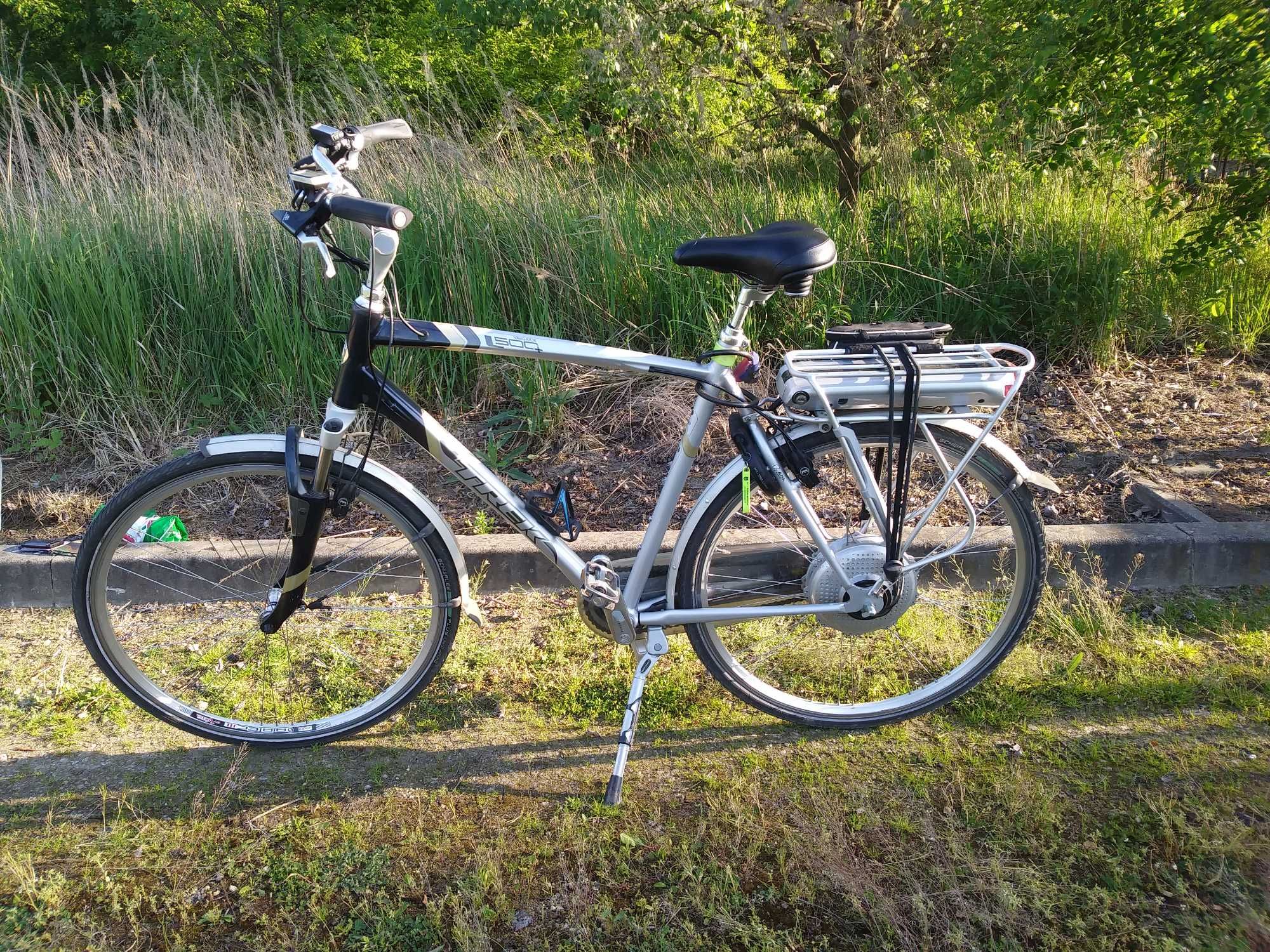 Rower elektryczny Trek navigator  500