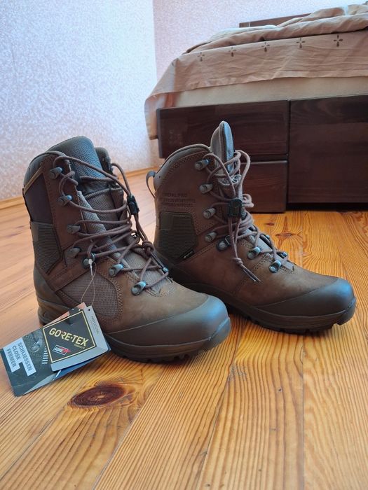 Військове взуття Haix