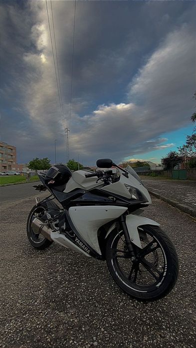 Yamaha yzf r125.