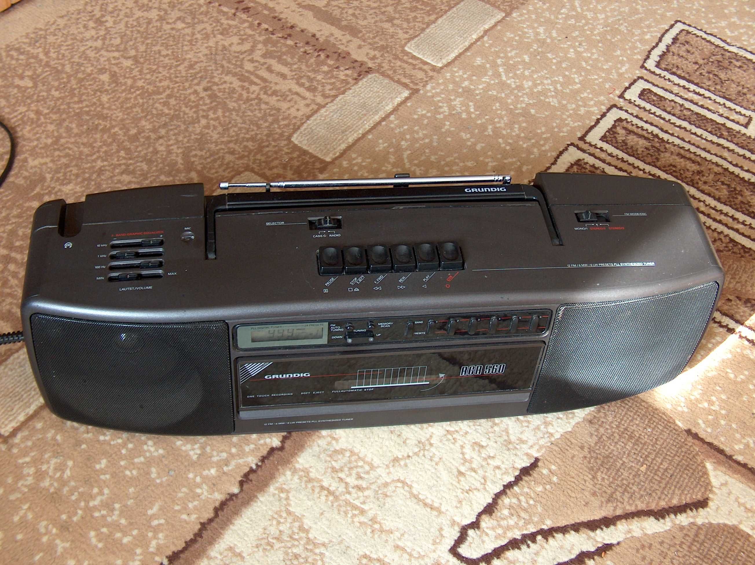 Radiomagnetofon Grundig RCR 560