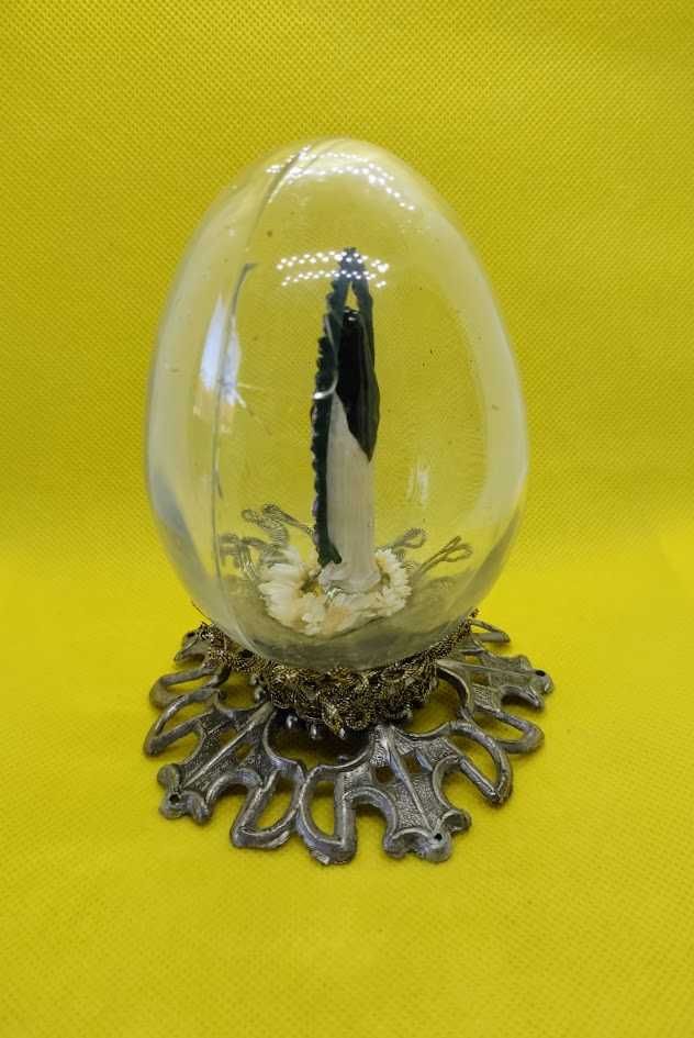 Globo de vidro com imagem religiosa de Santa Teresinha