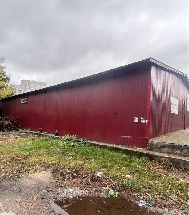 Продаж комерційного приміщення 220 кв.м на приватній  зем .4 сотки.