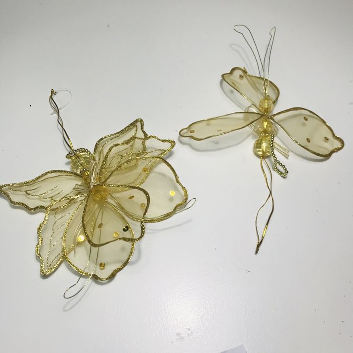 Borboletas douradas