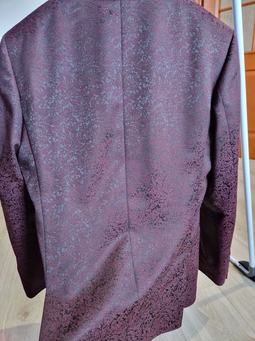 Marynarka smokingowa ślubna bordo