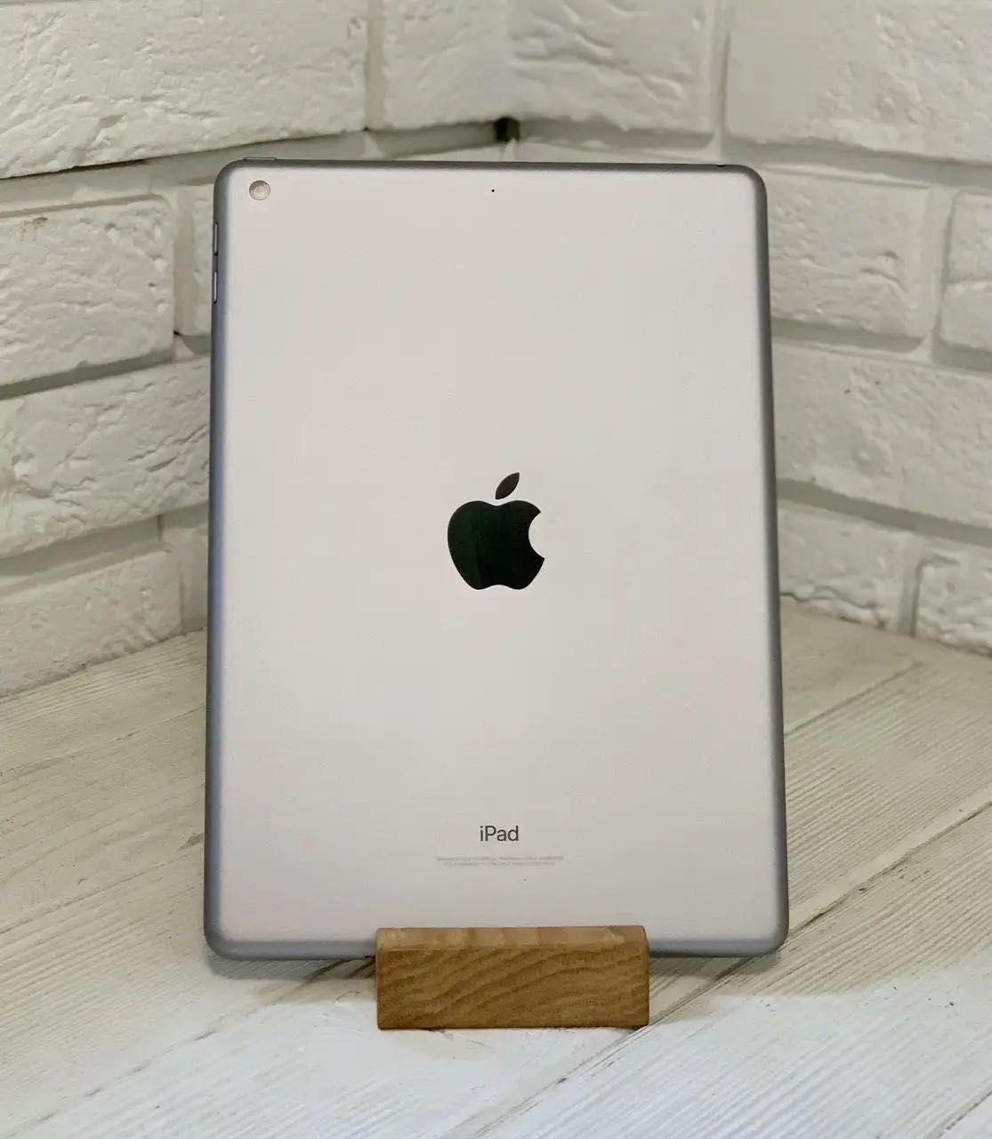 iPad 6 покоління 9.7 32гб space Gray ідеал з гарантією Без обмежень