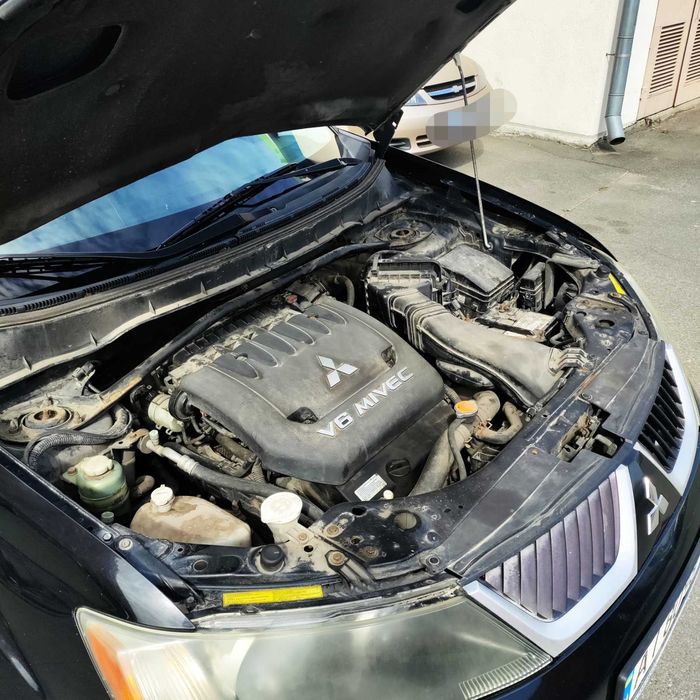 Продам Mitsubishi Outlander 2008 року.