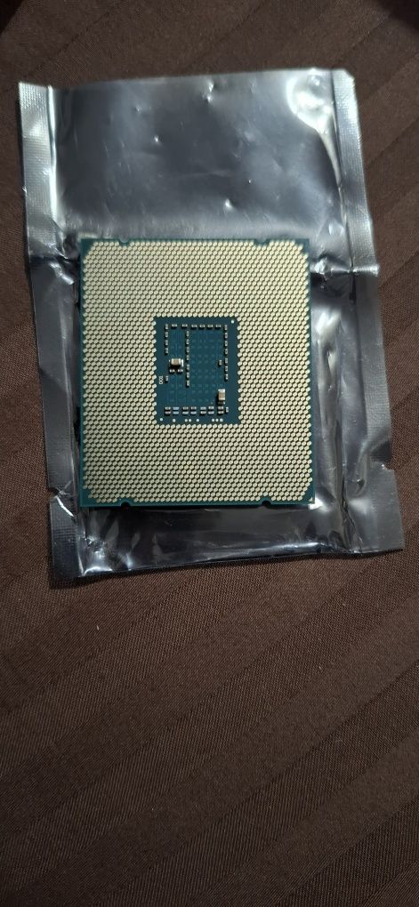 Процесор intel xeon e5-2666 v3 10 ядер 20 потоків 2.9ghz