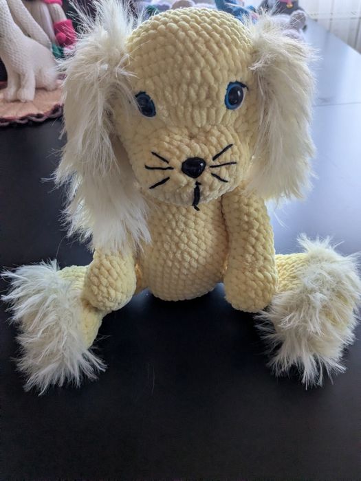 Іграшка м'яка в'язана