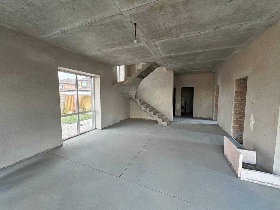 Будинок / 212м2 / біля озера / Чистовий ремонт / Без комісії