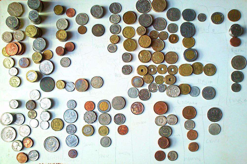 323 moedas estrangeiras (26 países)