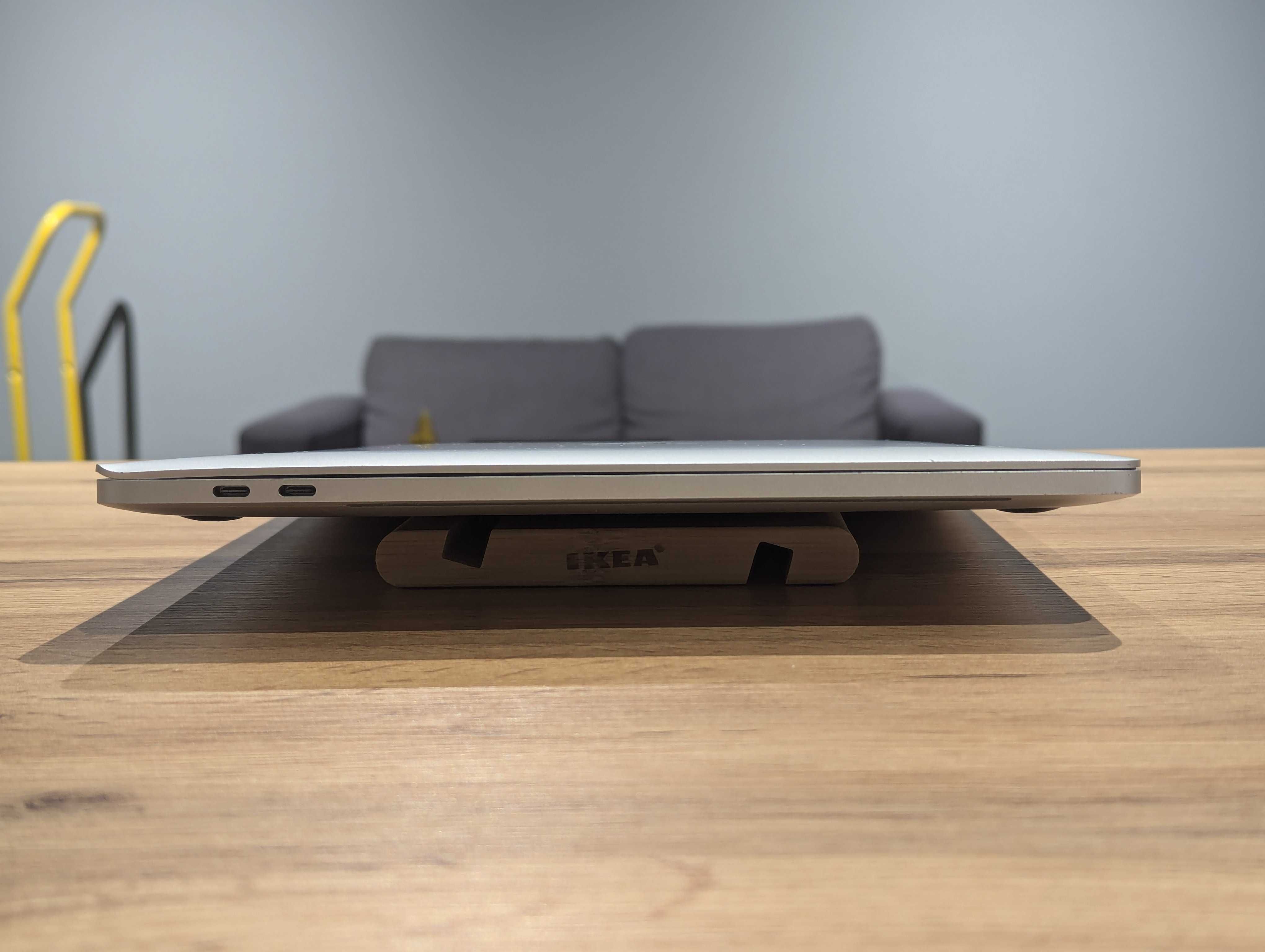 Macbook pro 15 2017 core i7 2.8ghz 16/256gb pro 555 2gb
