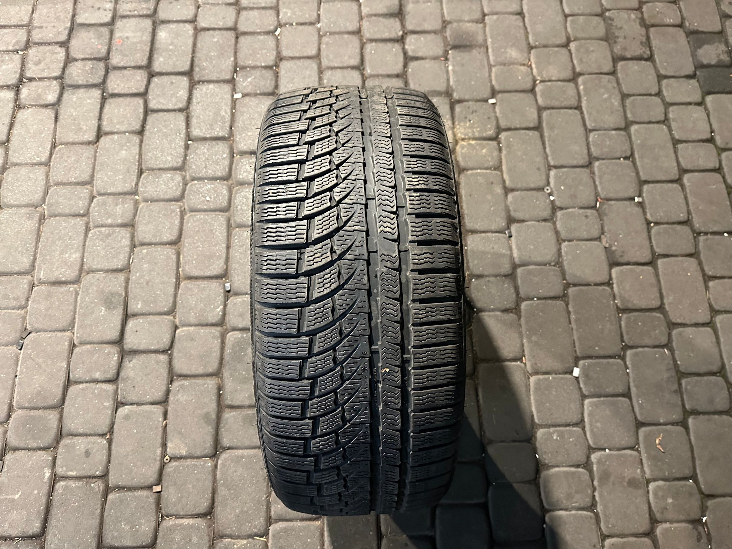 Opona Nokian WR A4 - 245/40/20