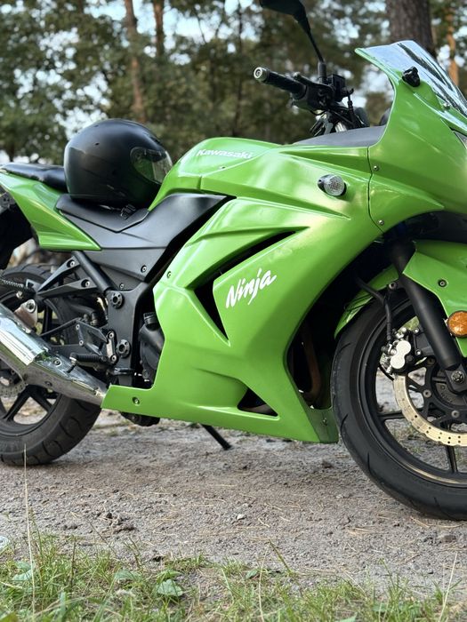 Мотоцикл Kawasaki Ninja EX 250