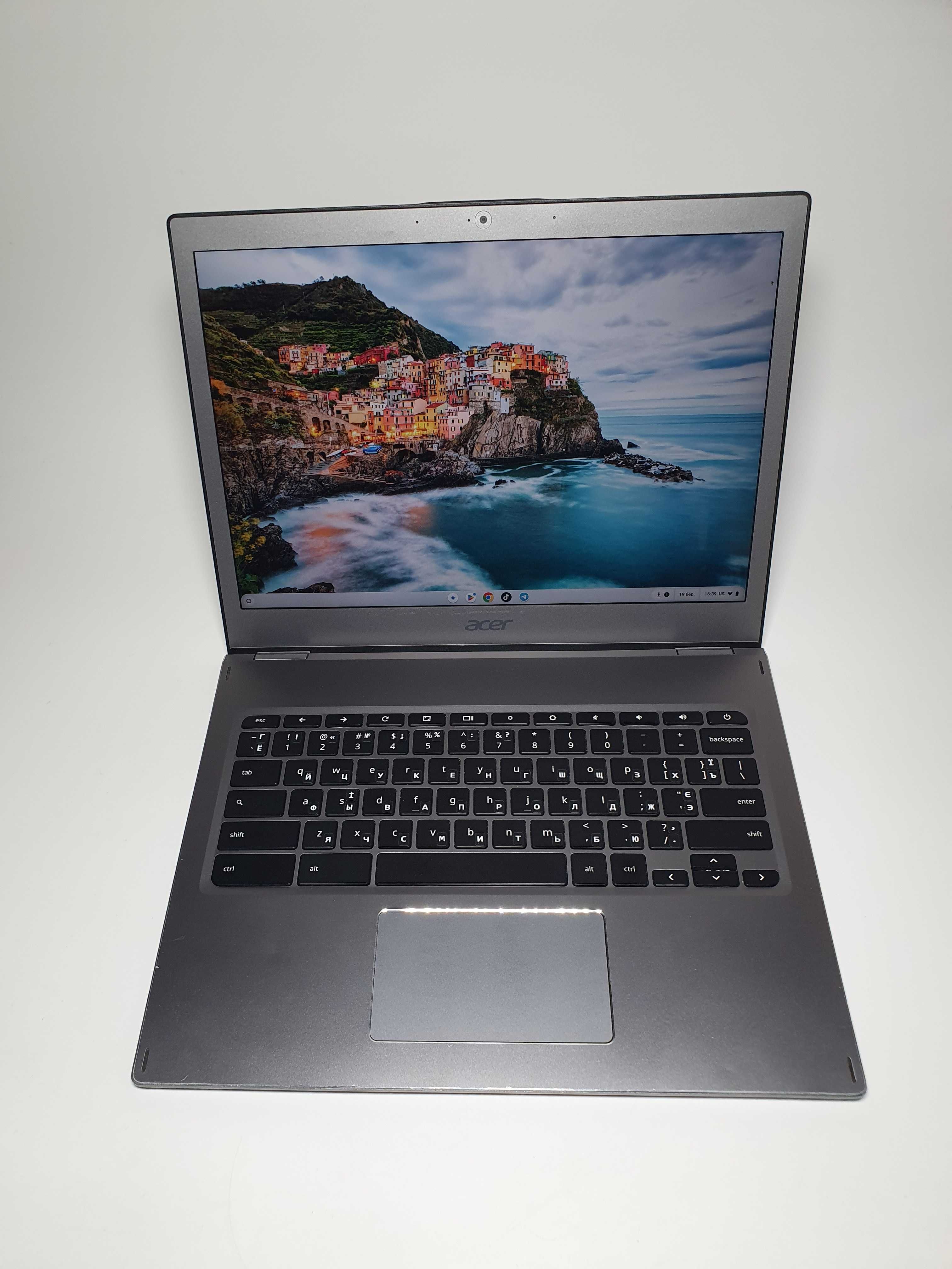 Acer CB713 хромбук 13.5' 4к IPS  Intel i3-8130, 8Gb ОЗУ. SSD 32 GB