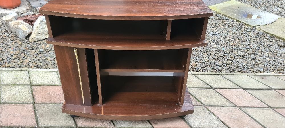 Полиця під телевізор