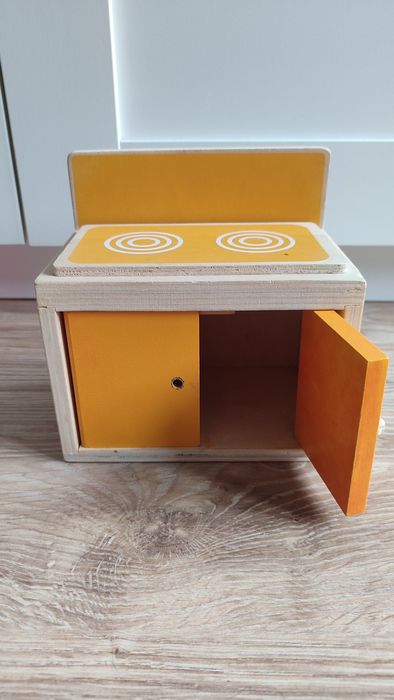 Drewniana szafka kuchenka dla lalek