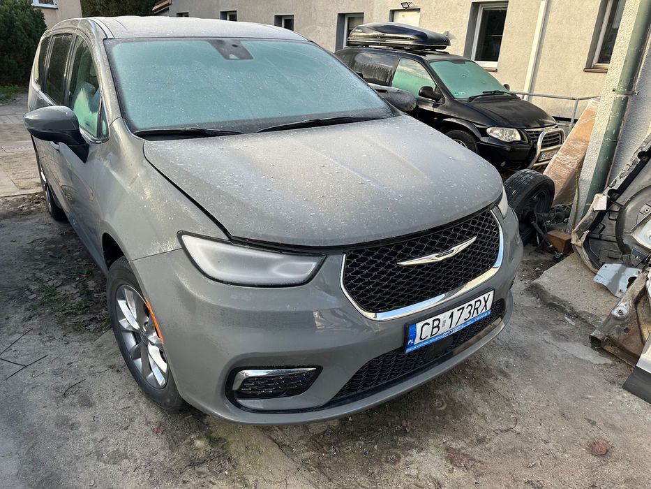 Chrysler Pacifica Chrysler Pacyfika 2023 napęd 4X4 - uszkodzony