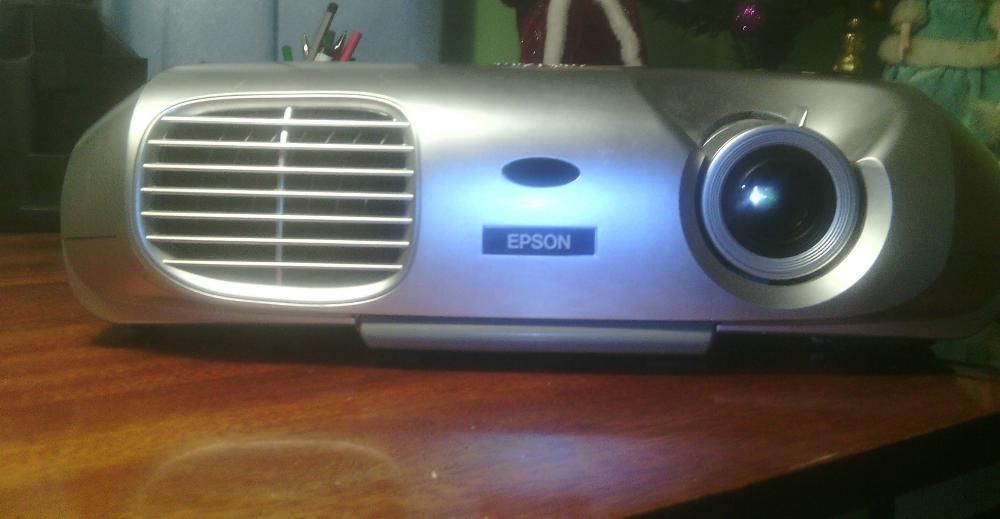 Мультимедійний проектор Epson EMP-S1H