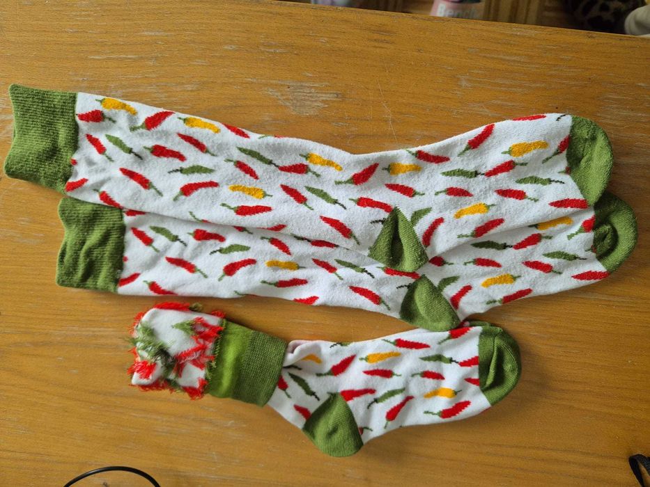 długie skarpetki Cool Club długie w papryczki, rozm. 35-36