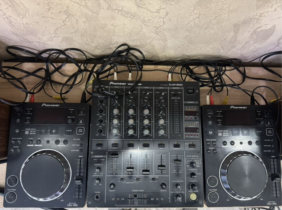Продам Pioneer  плеєри CDJ-350 і мікшерний пульт Pioneer DJM-500.