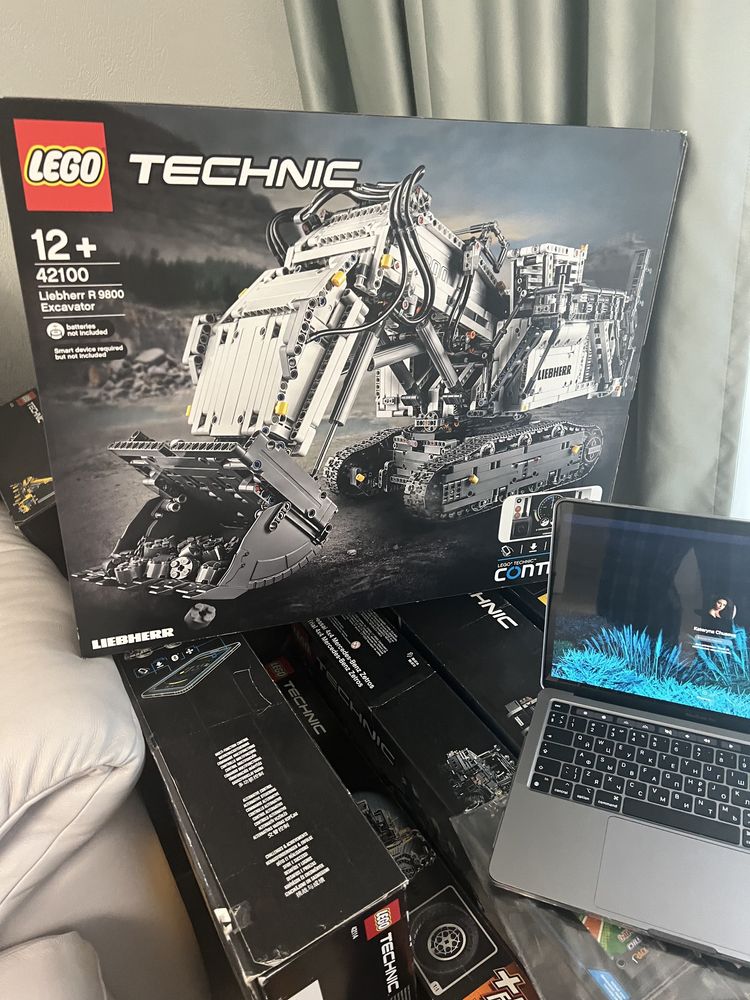 Конструктор LEGO 42100 TECHNIC Екскаватор Liebherr R 9800