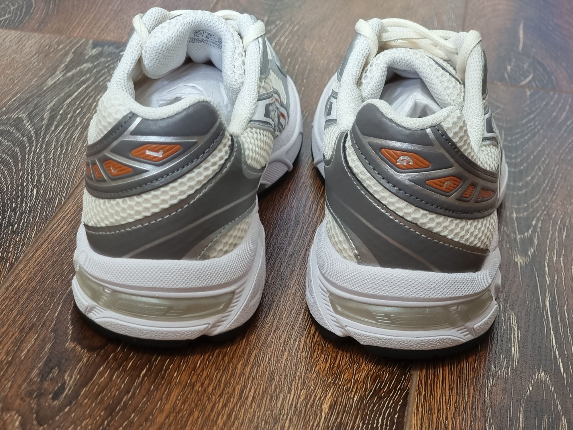 Оригінал 100% кросівки asics gel 1130 eur 42