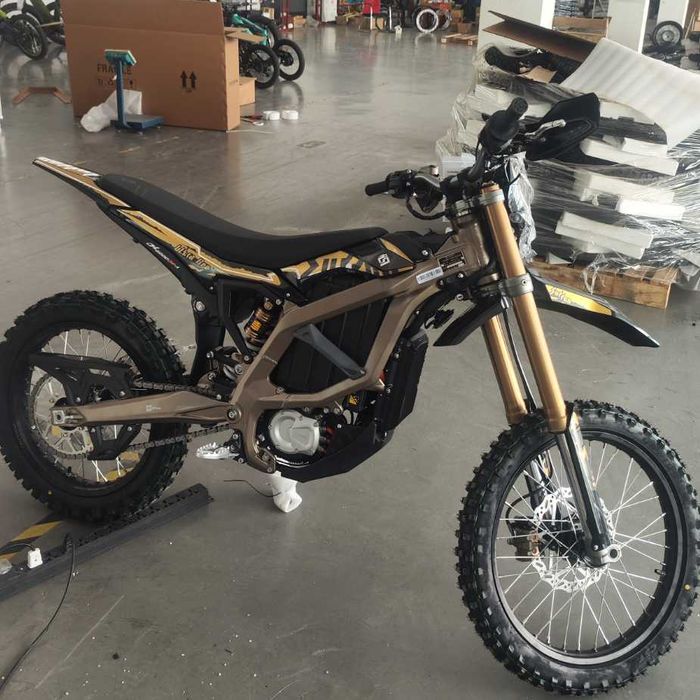 Surron Ultra Bee model 2025 - najnowsza generacja