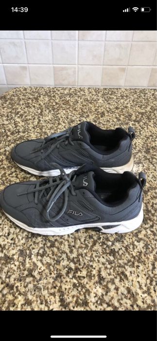 Sapatilhas FILA Tamanho 42