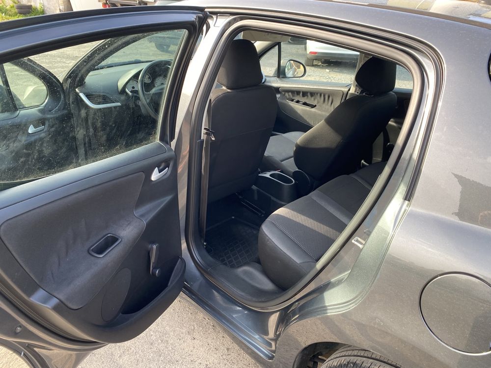 Продам Peugeot 207