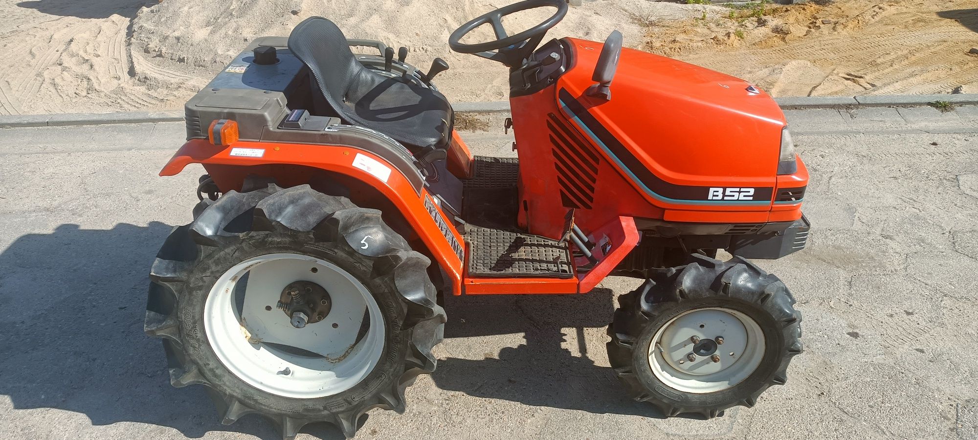 Kubota B52 prosto z Japonii z glebogryzarką zamienię za coś ciekawego