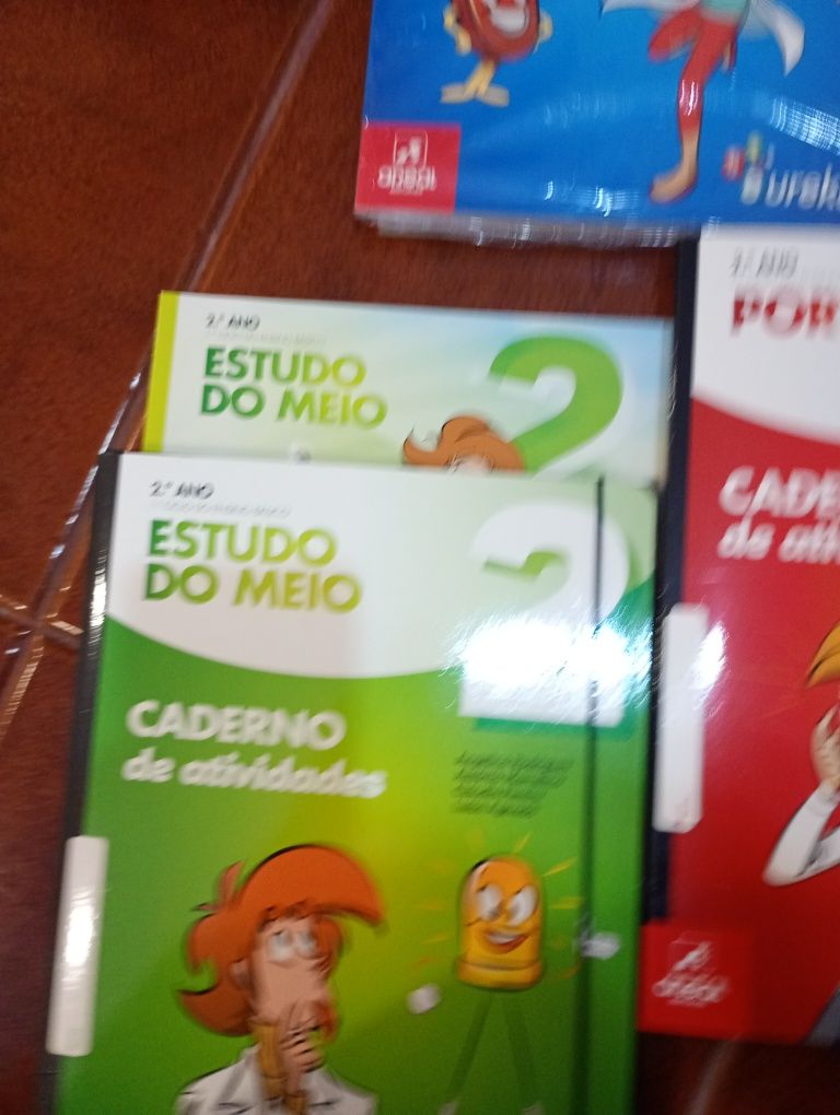 Livros e manuais 2° ano NOVOS