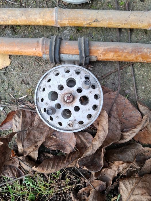 Wędki bambusowe z kołowrotkiem