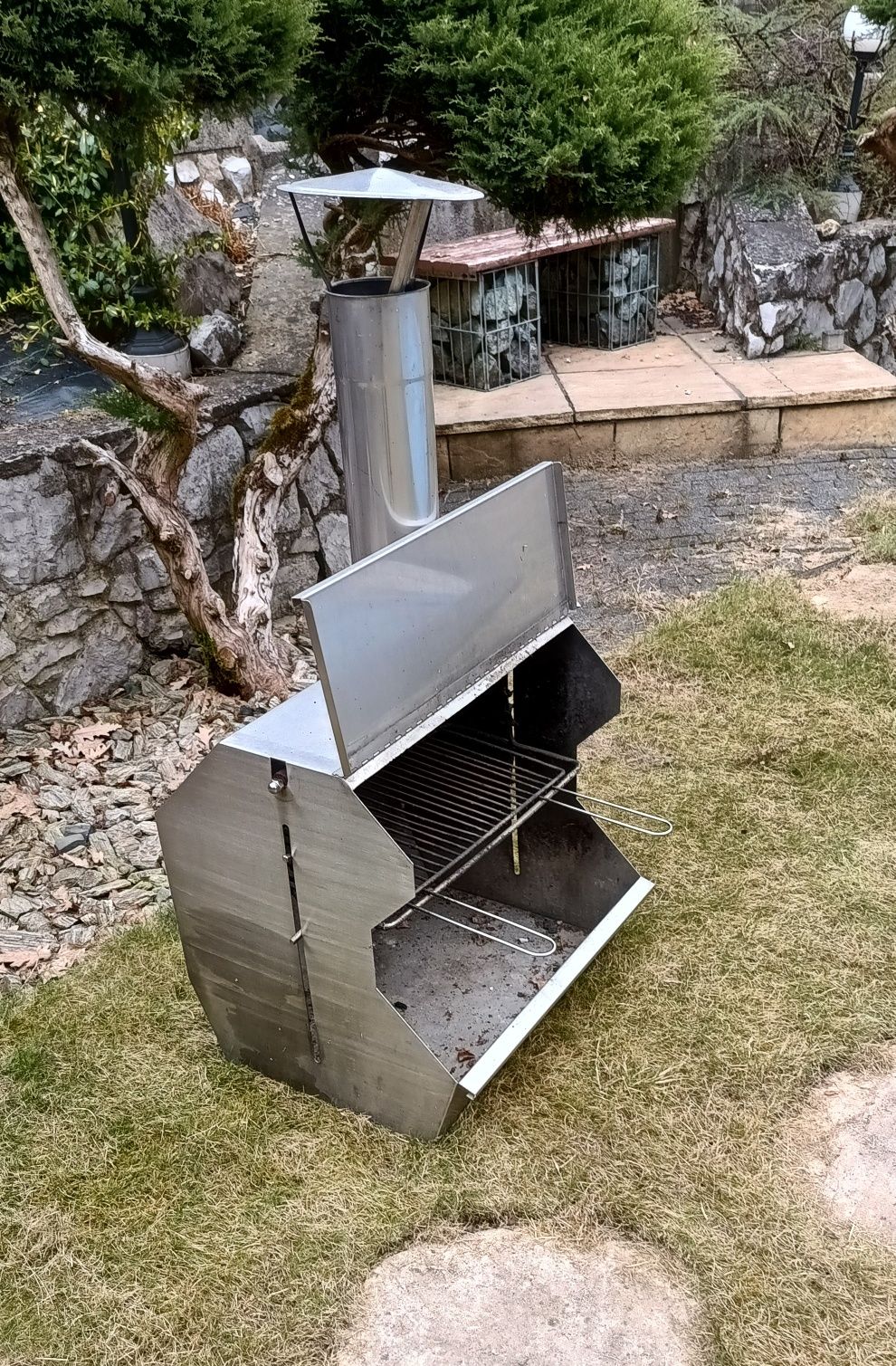 Grill ogrodowy że stali nierdzewnej
